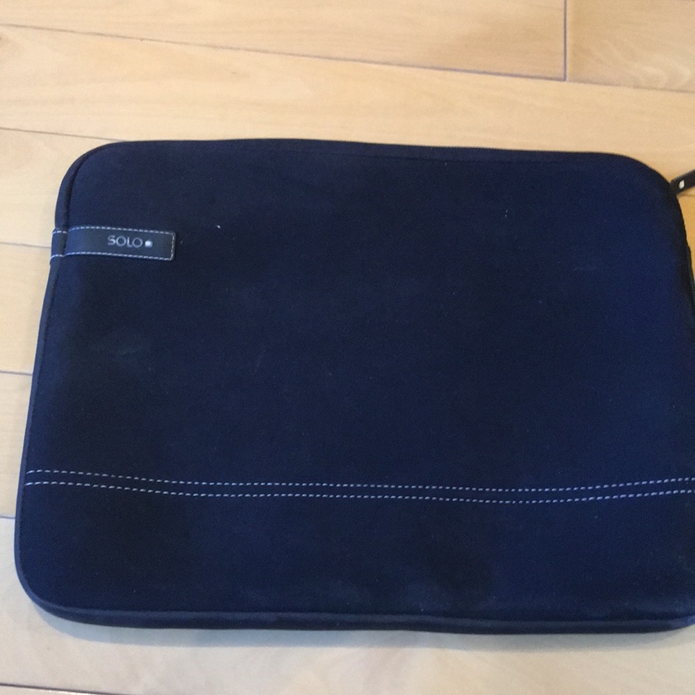 Laptop :iPad foam like case